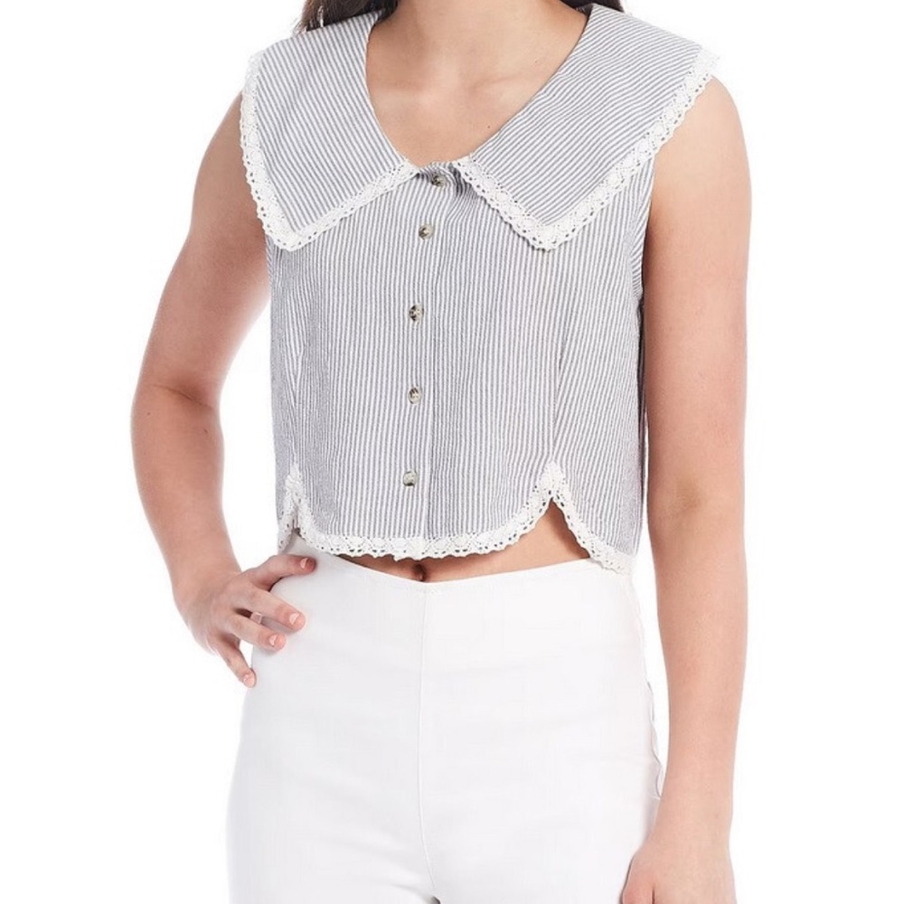 Chelsea & Violet sleeveless button front top